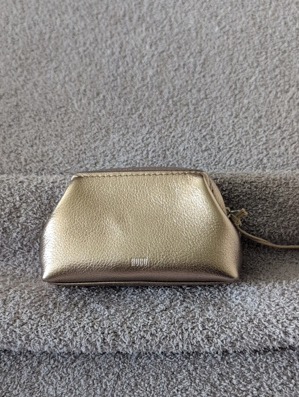 NWT HOBO Nila Pouch In Cameo Quartz